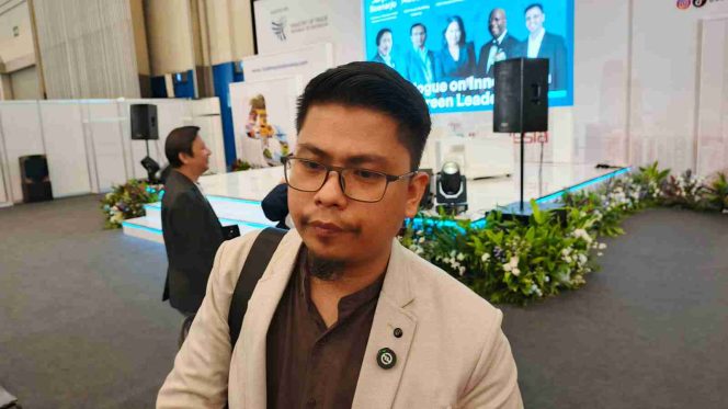 
					Fahmul Ihsan Khairul (Founder & CEO Halokirana.com) Dorong UMKM Go Global Lewat Strategi Ekspor Cerdas dan Pemanfaatan Teknologi Pemasaran Global bagi UMKM agar Mampu Bersaing di Era Perdagangan Bebas.