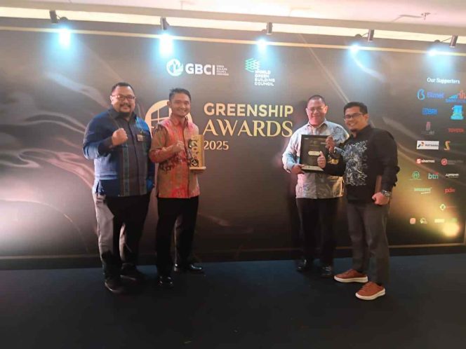 
					PT PP (Persero) Tbk Raih Penghargaan Greenship Awards 2025: Best Green Contractor Category