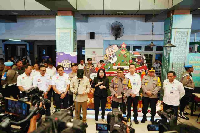 
					Kapolda Metro Jaya Cek Kesiapan Pengamanan Nataru di Bandara Soekarno-Hatta, Layanan Antar-Terminal Disiagakan