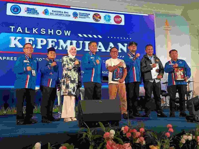 
					Aliah Lestari Sayuti, S.Hum., M.Hum. (Ketua DPC Gekrafs Jakarta Timur): Sosok Calon Wakil Presiden ke depan Harus Memiliki Kompetensi yang Sesuai dengan Bidangnya, bukan Sekadar menjadi Simbol Regenerasi atau Strategi Politik Semata