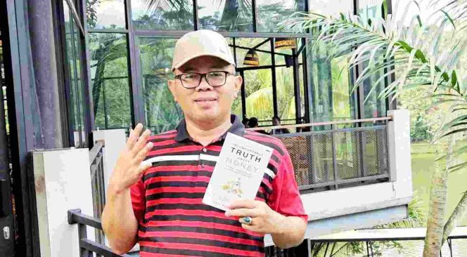 
					Resensi Buku: DIPENJARA UANG ITU MANUSIA MODERN