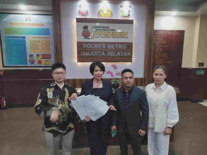 
					Adv. Natalia Rusli, S.H., Laporkan Akun Medsos @michellewibowoeng__optionsqueen ke Sentra Pelayanan Kepolisian Terpadu (SPKT) Polres Metro Jakarta Selatan:Tidak akan Ada Restorative Justice dengan Michelle Wibowo