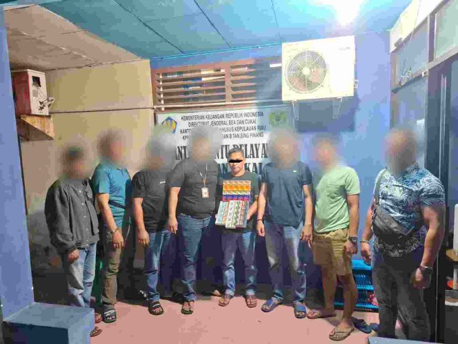 
					Tim Gabungan Gagalkan Penyelundupan Rokok Tanpa Cukai, Oknum ASN Natuna Terlibat