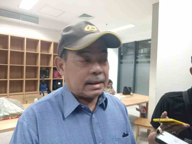 
					Bursah Zarnubi, Mantan Aktifis Pro Demokrasi dan Reformasi, Bupati Lahat: Indonesia Butuh Tokoh Inspiratif  yang Konsisten Memperjuangkan Demokrasi, Keadilan, dan Nilai-nilai Kemanusiaan melalui Gerakan Sosial maupun Karya Sastra.